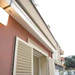 Ezlin House -quattro Passi Dal Mare * Savona