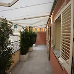 Ezlin House -quattro Passi Dal Mare * Savona