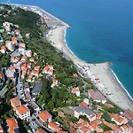 Ezlin House -quattro Passi Dal Mare Villa