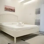 Ezlin House -quattro Passi Dal Mare * Savona