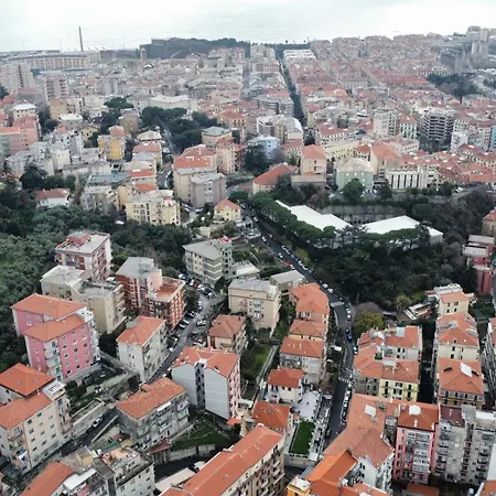 Ezlin House -quattro Passi Dal Mare Savona