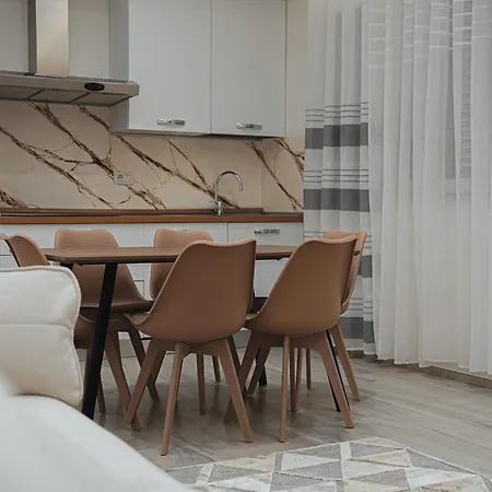 Ezlin House -quattro Passi Dal Mare * Savona