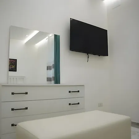 Ezlin House -quattro Passi Dal Mare * Savona
