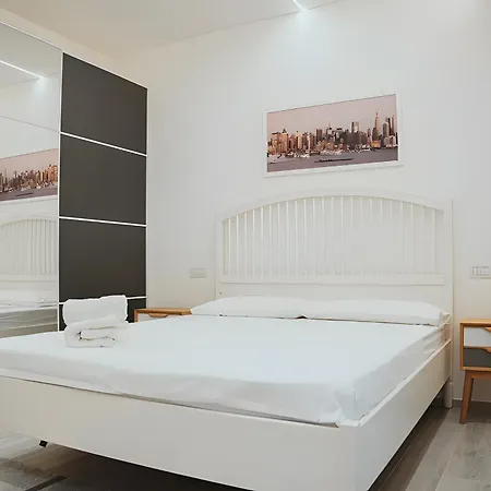 Villa Ezlin House -quattro Passi Dal Mare Savona
